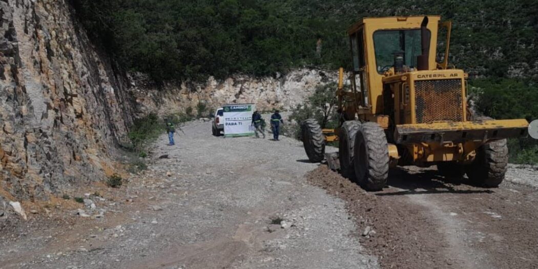 GOBIERNO ESTATAL ATENDIÓ 233 KILÓMETROS DE CAMINOS DURANTE AGOSTO